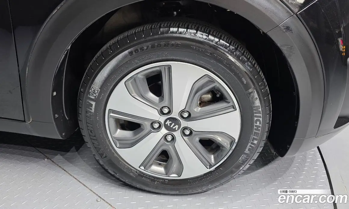 Kia Niro 2018 1.6 автомат (гидро), фото 5