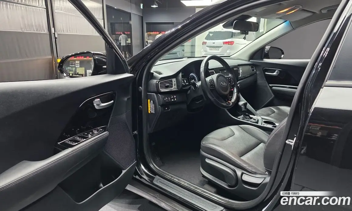 Kia Niro 2018 1.6 автомат (гидро), фото 10