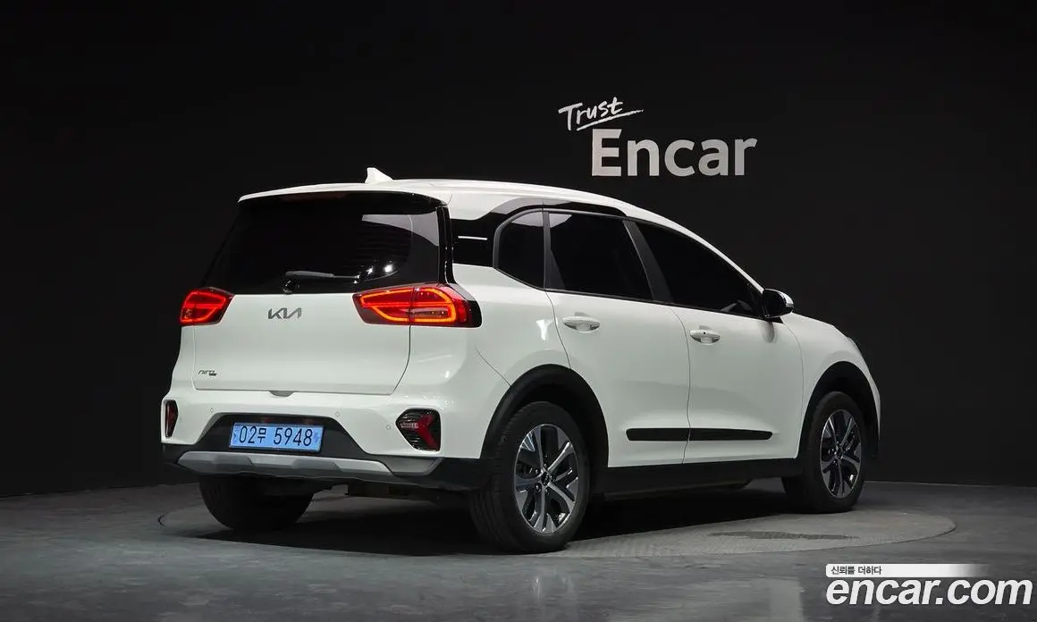 Kia Niro 2023 0.2 автомат (гидро), фото 2 Kia Niro 2023 0.2 автомат (гидро), фото 2