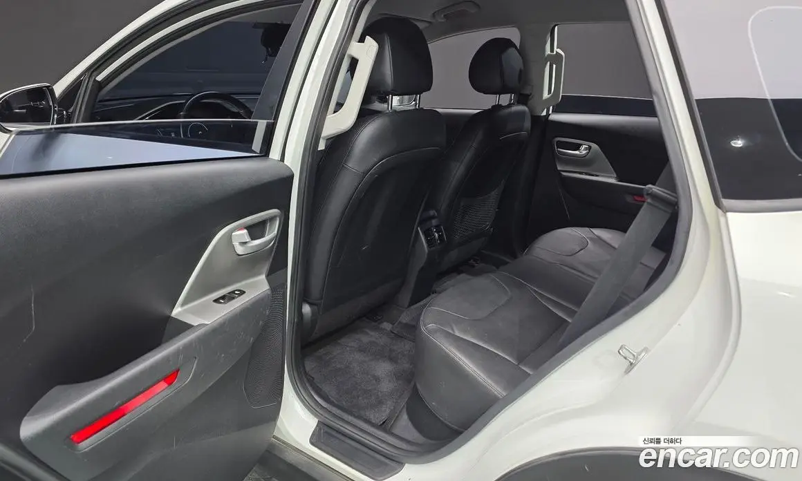 Kia Niro 2023 0.2 автомат (гидро), фото 18 Kia Niro 2023 0.2 автомат (гидро), фото 18