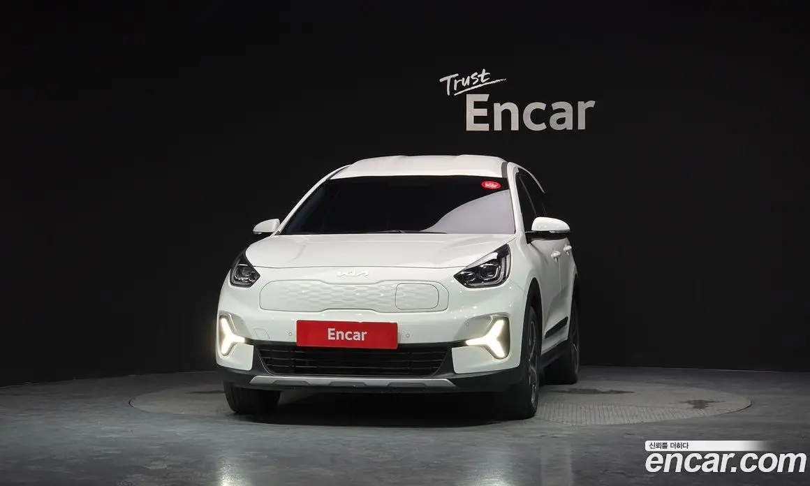 Kia Niro 2023 0.2 автомат (гидро), фото 3 Kia Niro 2023 0.2 автомат (гидро), фото 3