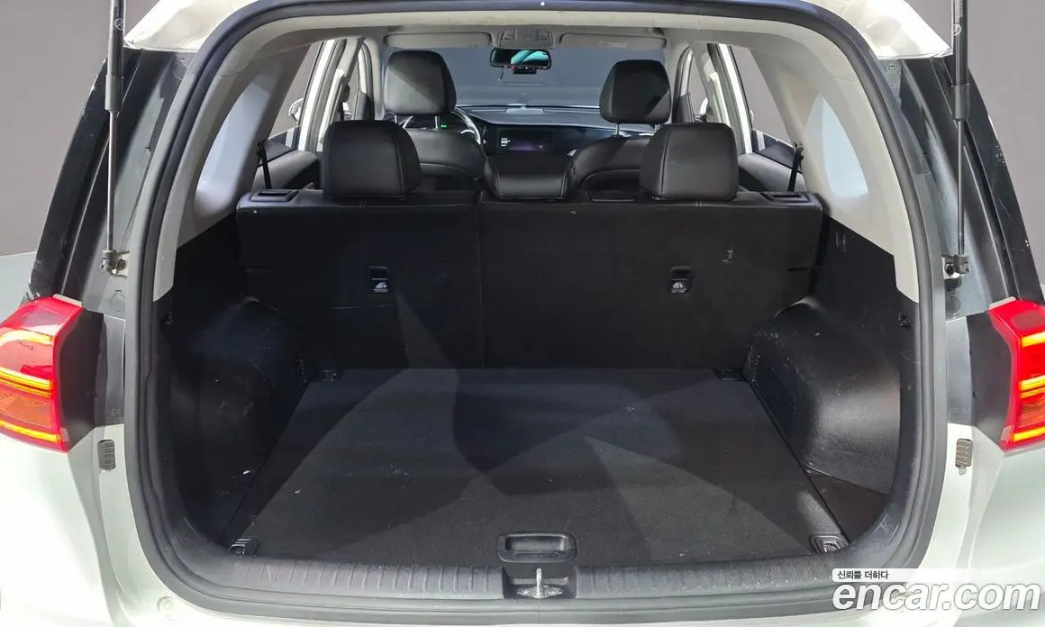 Kia Niro 2023 0.2 автомат (гидро), фото 22 Kia Niro 2023 0.2 автомат (гидро), фото 22