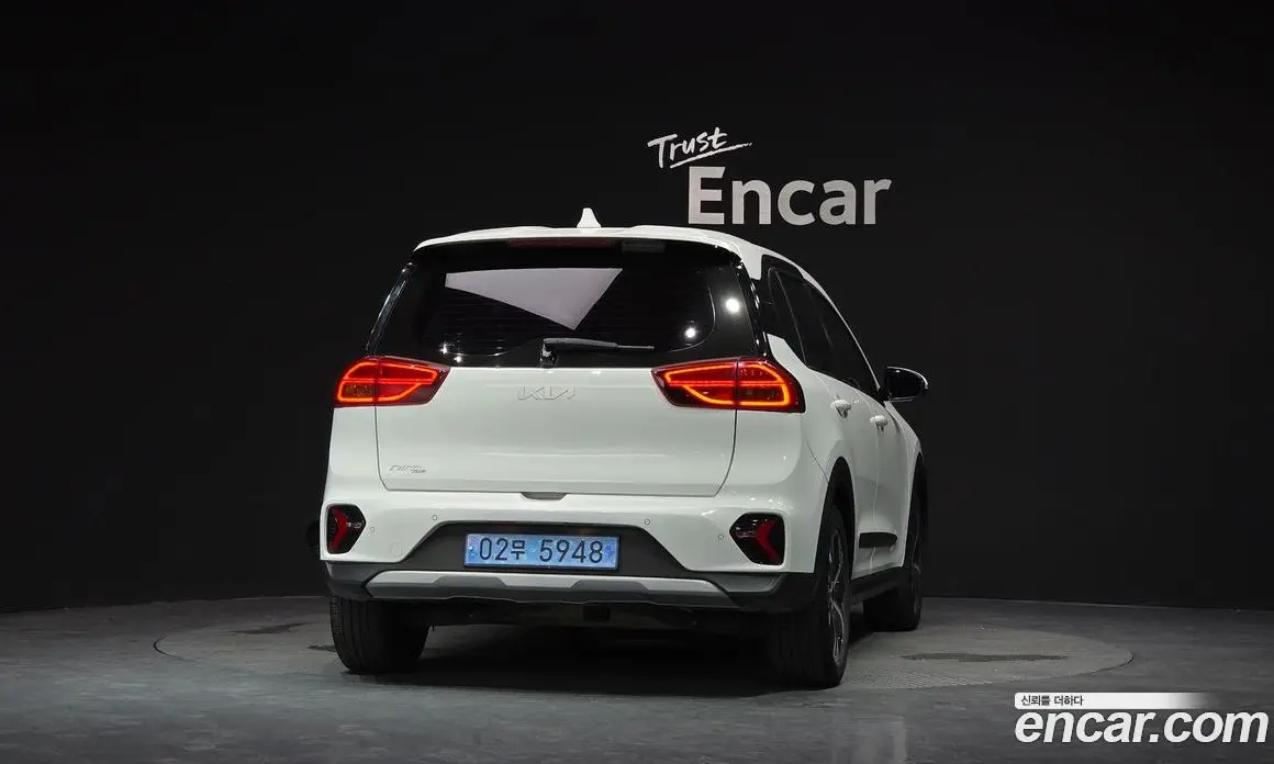 Kia Niro 2023 0.2 автомат (гидро), фото 4 Kia Niro 2023 0.2 автомат (гидро), фото 4