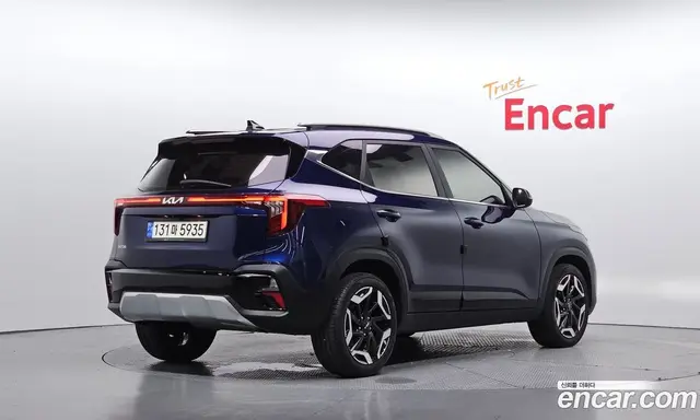 Kia Seltos 2023 1.6 автомат (гидро), миниатюра 2