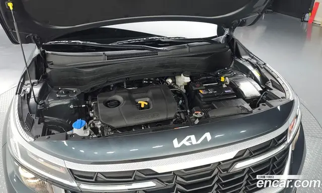 Kia Seltos 2025 2.0 автомат (гидро), миниатюра 5 Kia Seltos 2025 2.0 автомат (гидро), миниатюра 5