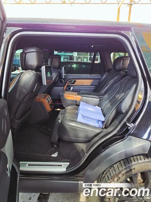 Land Rover Range Rover 2019 4.4 автомат (гидро), фото 10 Land Rover Range Rover 2019 4.4 автомат (гидро), фото 10