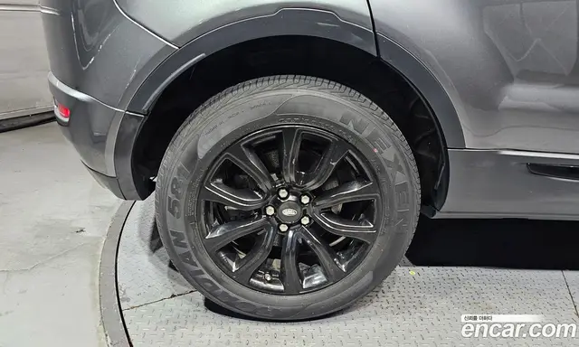 Land Rover Range Rover Evoque 2017 2.0 автомат (гидро), миниатюра 5 Land Rover Range Rover Evoque 2017 2.0 автомат (гидро), миниатюра 5