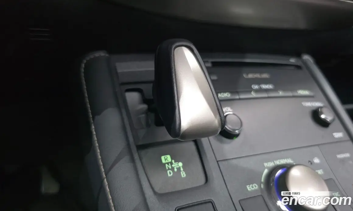 Lexus CT200h 2016 1.8 автомат (гидро), фото 11 Lexus CT200h 2016 1.8 автомат (гидро), фото 11