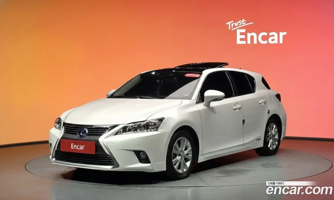 Lexus CT200h 2016 1.8 автомат (гидро), фото 33 Lexus CT200h 2016 1.8 автомат (гидро), фото 33