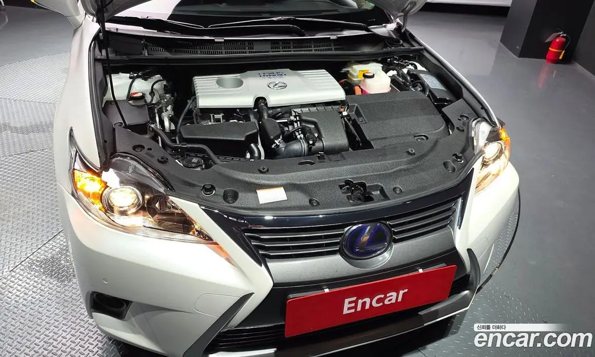 Lexus CT200h 2016 1.8 автомат (гидро), фото 5 Lexus CT200h 2016 1.8 автомат (гидро), фото 5