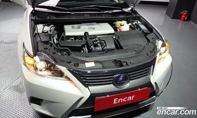 Lexus CT200h 2016 1.8 автомат (гидро), миниатюра 5 Lexus CT200h 2016 1.8 автомат (гидро), миниатюра 5