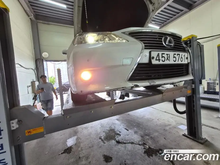 Lexus ES 2013 2.5 автомат (гидро), фото 1 Lexus ES 2013 2.5 автомат (гидро), фото 1