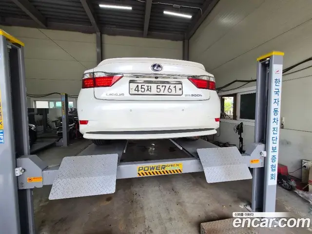 Lexus ES 2013 2.5 автомат (гидро), миниатюра 2 Lexus ES 2013 2.5 автомат (гидро), миниатюра 2