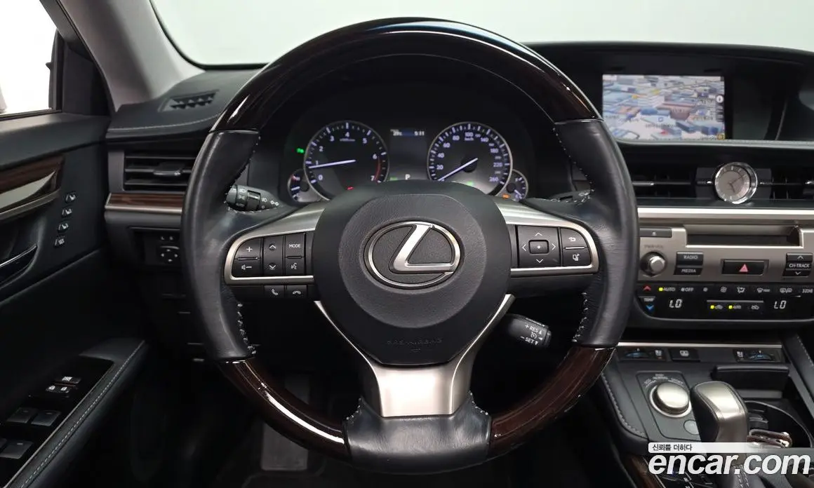 Lexus ES 2016 3.5 автомат (гидро), фото 13 Lexus ES 2016 3.5 автомат (гидро), фото 13