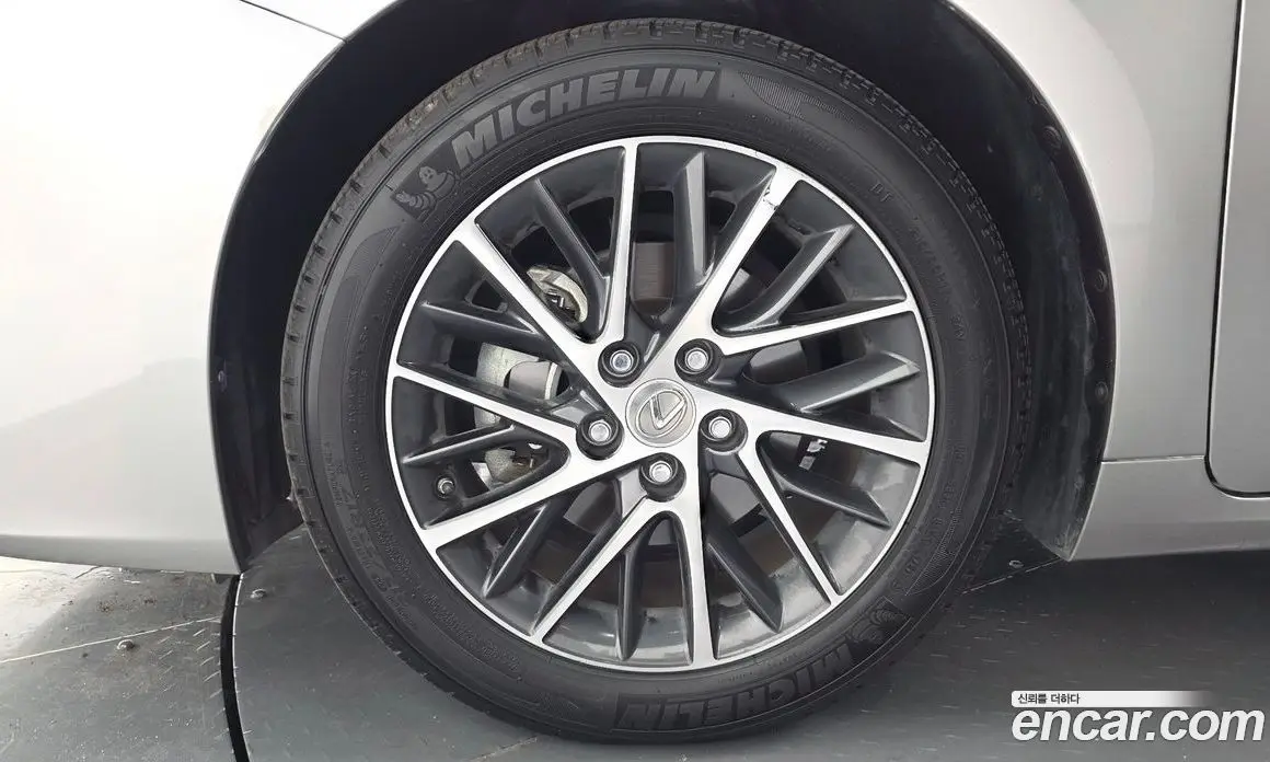 Lexus ES 2016 3.5 автомат (гидро), фото 5 Lexus ES 2016 3.5 автомат (гидро), фото 5