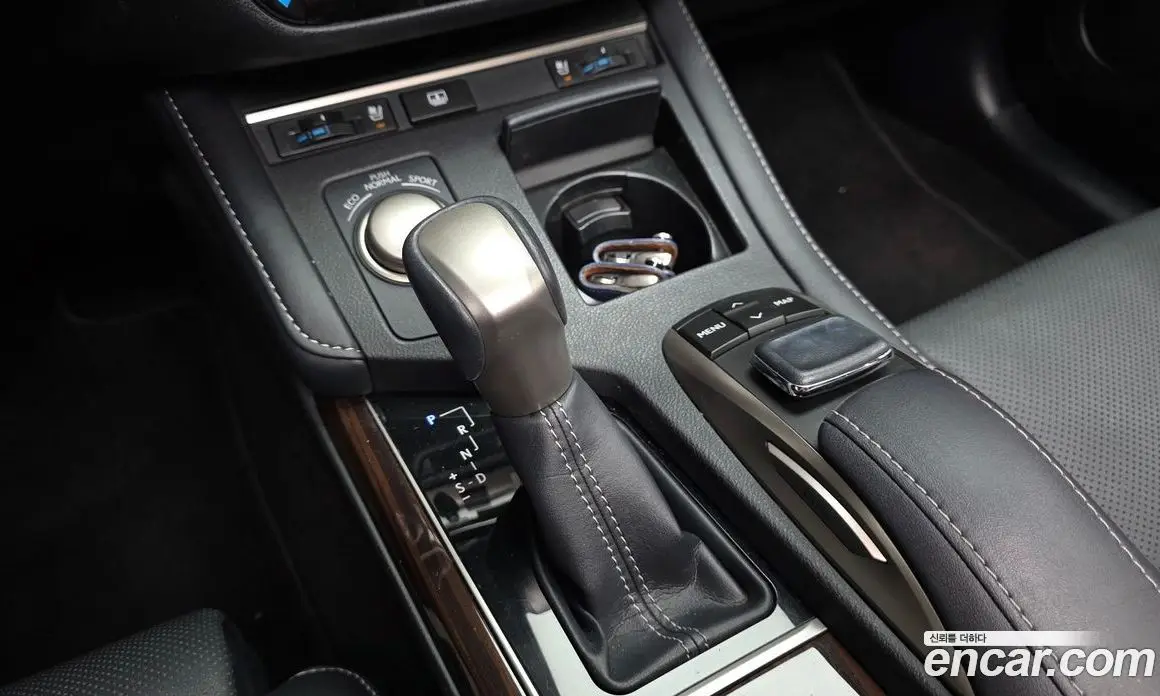 Lexus ES 2016 3.5 автомат (гидро), фото 9 Lexus ES 2016 3.5 автомат (гидро), фото 9