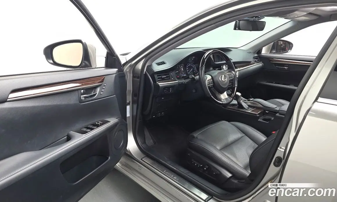 Lexus ES 2016 3.5 автомат (гидро), фото 10 Lexus ES 2016 3.5 автомат (гидро), фото 10