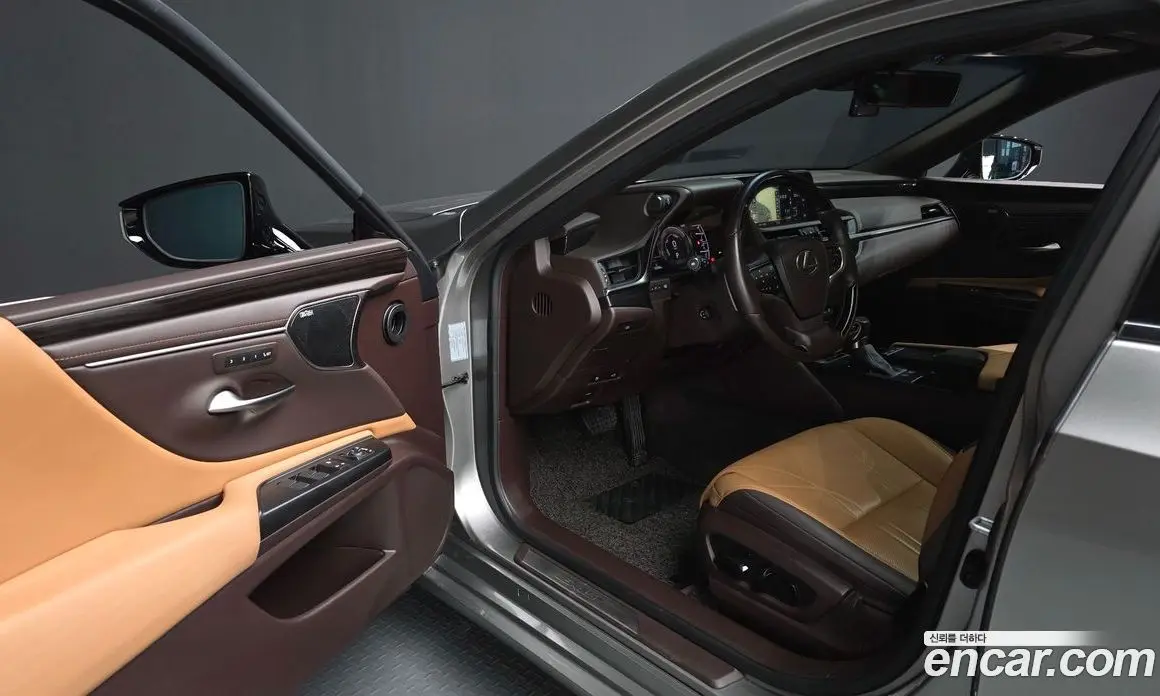 Lexus ES 2018 2.5 автомат (гидро), фото 13 Lexus ES 2018 2.5 автомат (гидро), фото 13