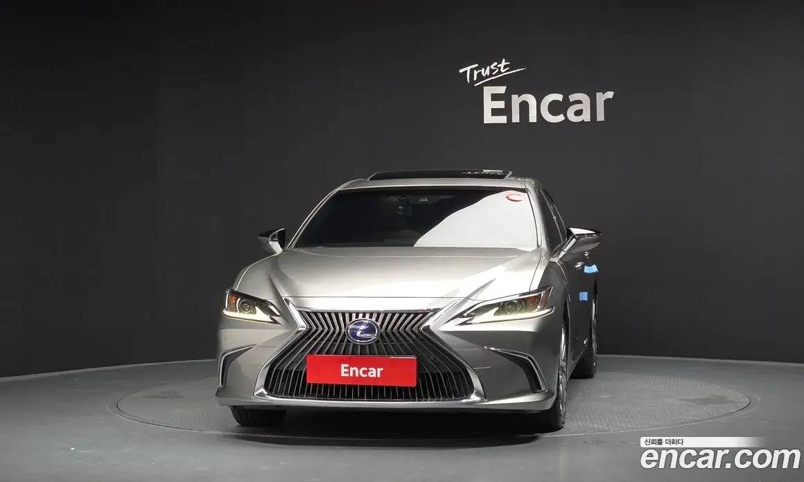 Lexus ES 2018 2.5 автомат (гидро), фото 3 Lexus ES 2018 2.5 автомат (гидро), фото 3