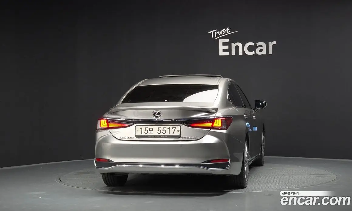 Lexus ES 2018 2.5 автомат (гидро), фото 4 Lexus ES 2018 2.5 автомат (гидро), фото 4