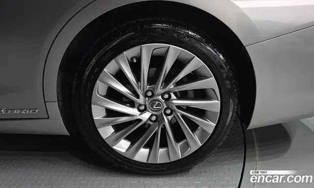 Lexus ES 2018 2.5 автомат (гидро), миниатюра 7 Lexus ES 2018 2.5 автомат (гидро), миниатюра 7