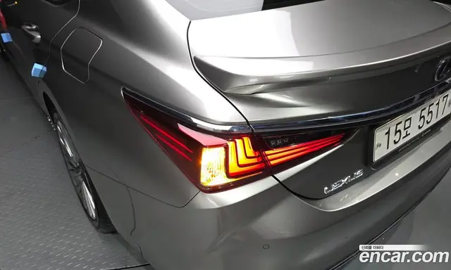 Lexus ES 2018 2.5 автомат (гидро), миниатюра 9 Lexus ES 2018 2.5 автомат (гидро), миниатюра 9