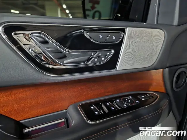 Lincoln Navigator 2023 3.5 автомат (гидро), миниатюра 12
