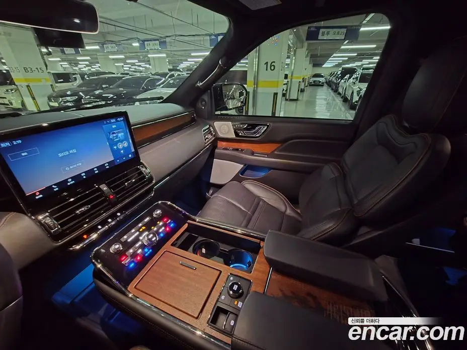 Lincoln Navigator 2023 3.5 автомат (гидро), фото 20 Lincoln Navigator 2023 3.5 автомат (гидро), фото 20