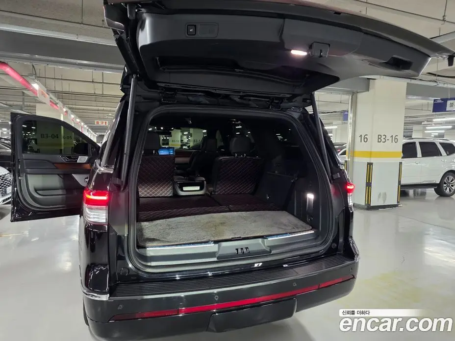 Lincoln Navigator 2023 3.5 автомат (гидро), фото 7 Lincoln Navigator 2023 3.5 автомат (гидро), фото 7