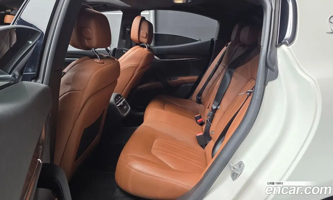 Maserati Ghibli 2017 3.0 автомат (гидро), фото 12 Maserati Ghibli 2017 3.0 автомат (гидро), фото 12