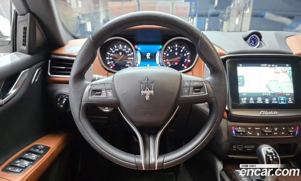 Maserati Ghibli 2017 3.0 автомат (гидро), фото 13 Maserati Ghibli 2017 3.0 автомат (гидро), фото 13