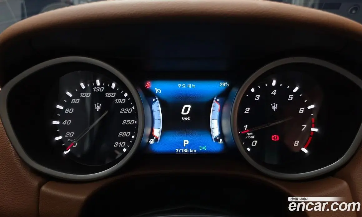 Maserati Ghibli 2017 3.0 автомат (гидро), фото 8 Maserati Ghibli 2017 3.0 автомат (гидро), фото 8