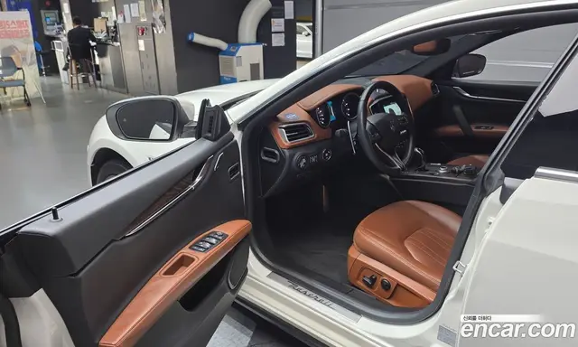 Maserati Ghibli 2017 3.0 автомат (гидро), миниатюра 10 Maserati Ghibli 2017 3.0 автомат (гидро), миниатюра 10