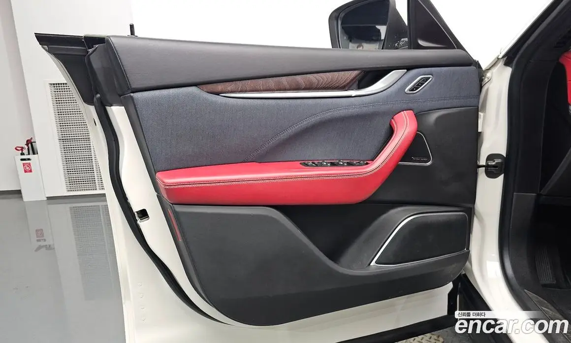 Maserati Levante 2019 3.0 автомат (гидро), фото 13