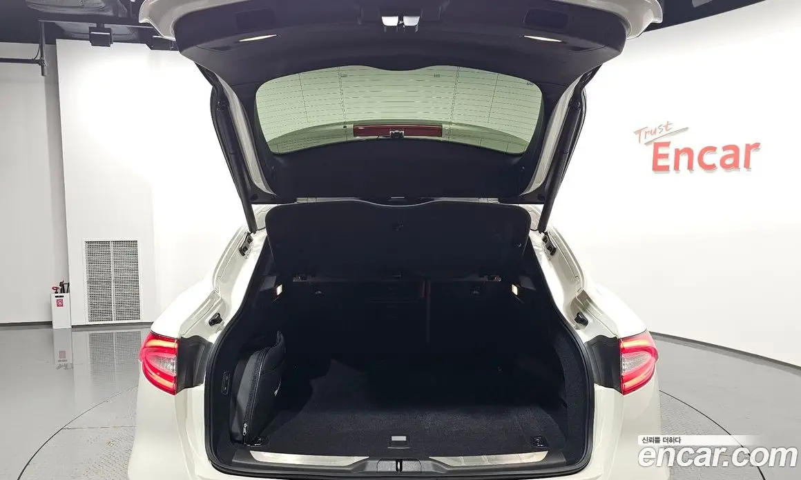 Maserati Levante 2019 3.0 автомат (гидро), фото 32