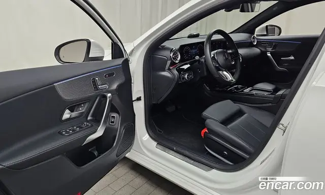 Mercedes-Benz A-Class 2025 2.0 автомат (гидро), миниатюра 12