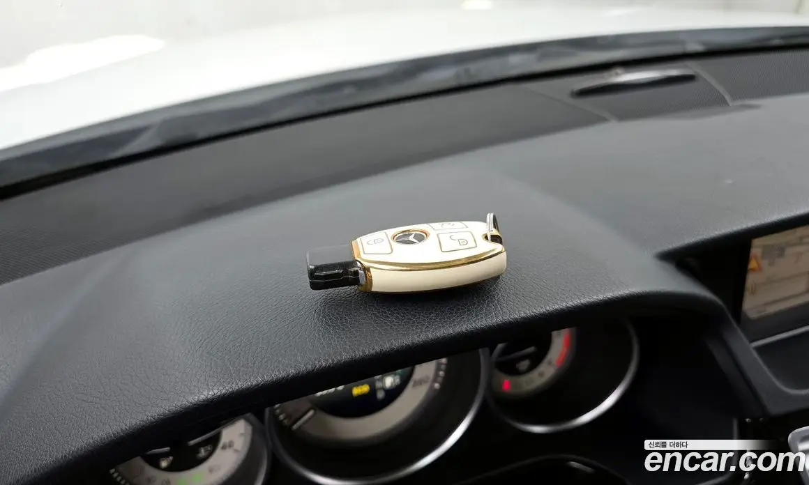 Mercedes-Benz E-Class 2014 2.1 автомат (гидро), фото 16 Mercedes-Benz E-Class 2014 2.1 автомат (гидро), фото 16