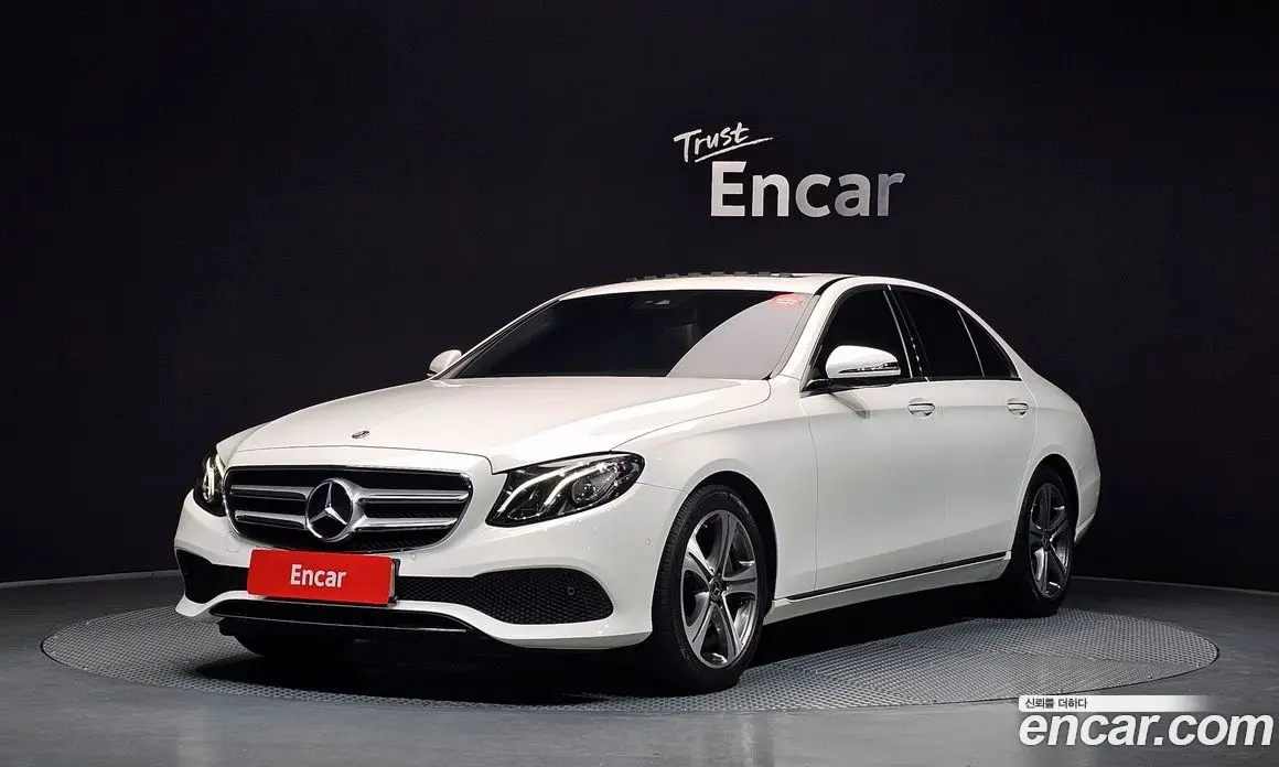 Mercedes-Benz E-Class 2018 2.0 автомат (гидро), фото 1 Mercedes-Benz E-Class 2018 2.0 автомат (гидро), фото 1
