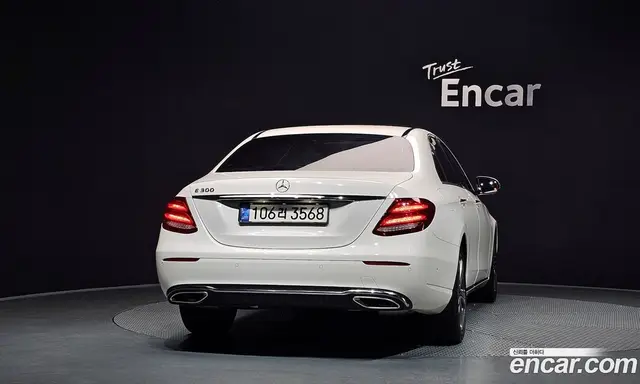 Mercedes-Benz E-Class 2018 2.0 автомат (гидро), миниатюра 4 Mercedes-Benz E-Class 2018 2.0 автомат (гидро), миниатюра 4