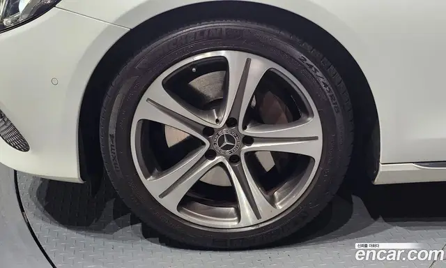 Mercedes-Benz E-Class 2018 2.0 автомат (гидро), миниатюра 5 Mercedes-Benz E-Class 2018 2.0 автомат (гидро), миниатюра 5