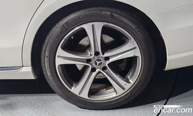 Mercedes-Benz E-Class 2018 2.0 автомат (гидро), миниатюра 7 Mercedes-Benz E-Class 2018 2.0 автомат (гидро), миниатюра 7