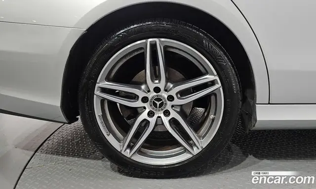 Mercedes-Benz E-Class 2019 2.0 автомат (гидро), миниатюра 5
