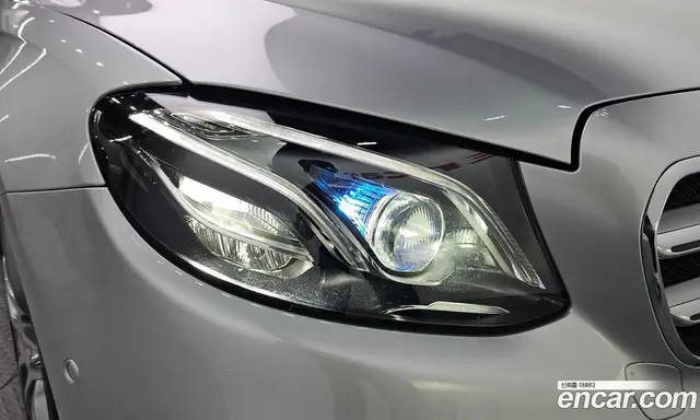 Mercedes-Benz E-Class 2019 2.0 автомат (гидро), миниатюра 8