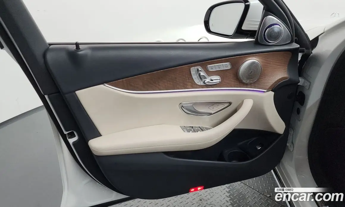 Mercedes-Benz E-Class 2020 2.0 автомат (гидро), фото 14 Mercedes-Benz E-Class 2020 2.0 автомат (гидро), фото 14