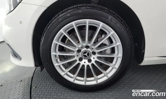 Mercedes-Benz E-Class 2020 2.0 автомат (гидро), миниатюра 5 Mercedes-Benz E-Class 2020 2.0 автомат (гидро), миниатюра 5
