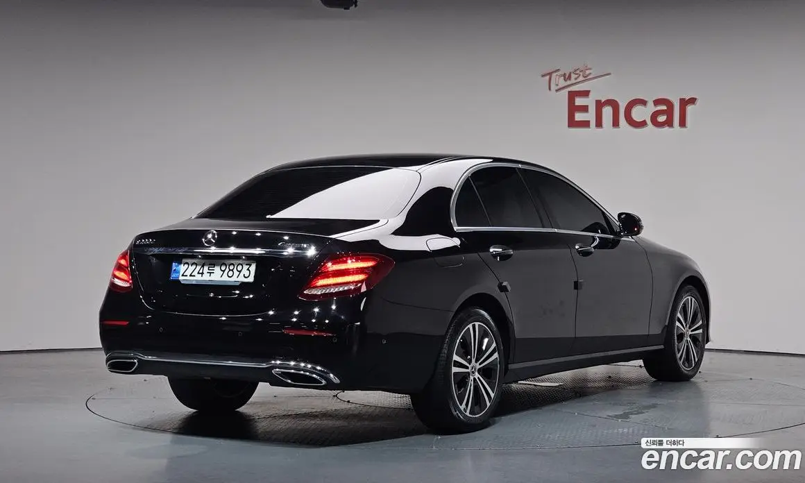 Mercedes-Benz E-Class 2020 1.9 автомат (гидро), фото 1 Mercedes-Benz E-Class 2020 1.9 автомат (гидро), фото 1