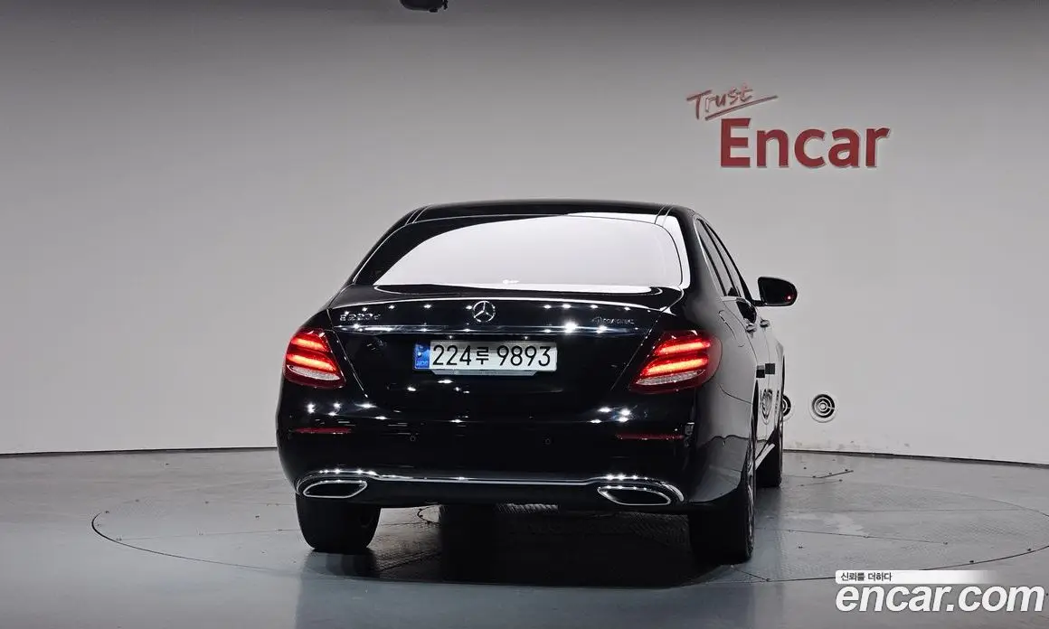 Mercedes-Benz E-Class 2020 1.9 автомат (гидро), фото 3 Mercedes-Benz E-Class 2020 1.9 автомат (гидро), фото 3