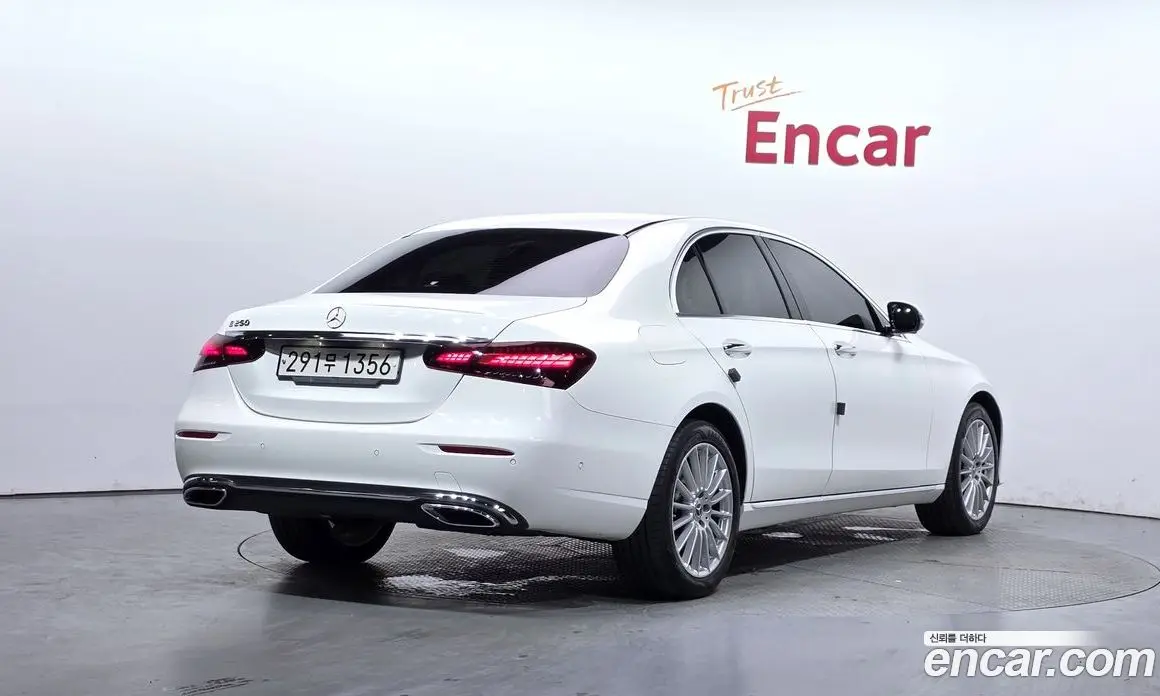 Mercedes-Benz E-Class 2022 2.0 автомат (гидро), фото 2 Mercedes-Benz E-Class 2022 2.0 автомат (гидро), фото 2