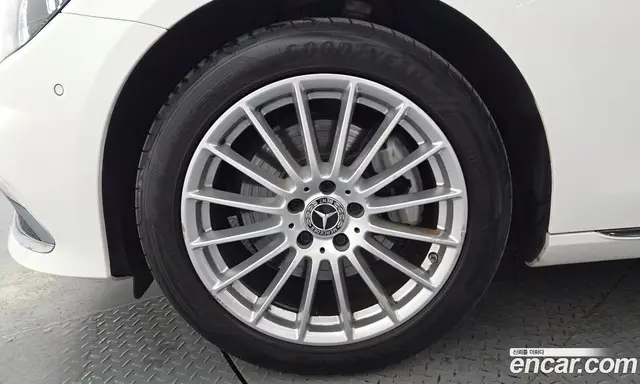 Mercedes-Benz E-Class 2022 2.0 автомат (гидро), миниатюра 5 Mercedes-Benz E-Class 2022 2.0 автомат (гидро), миниатюра 5