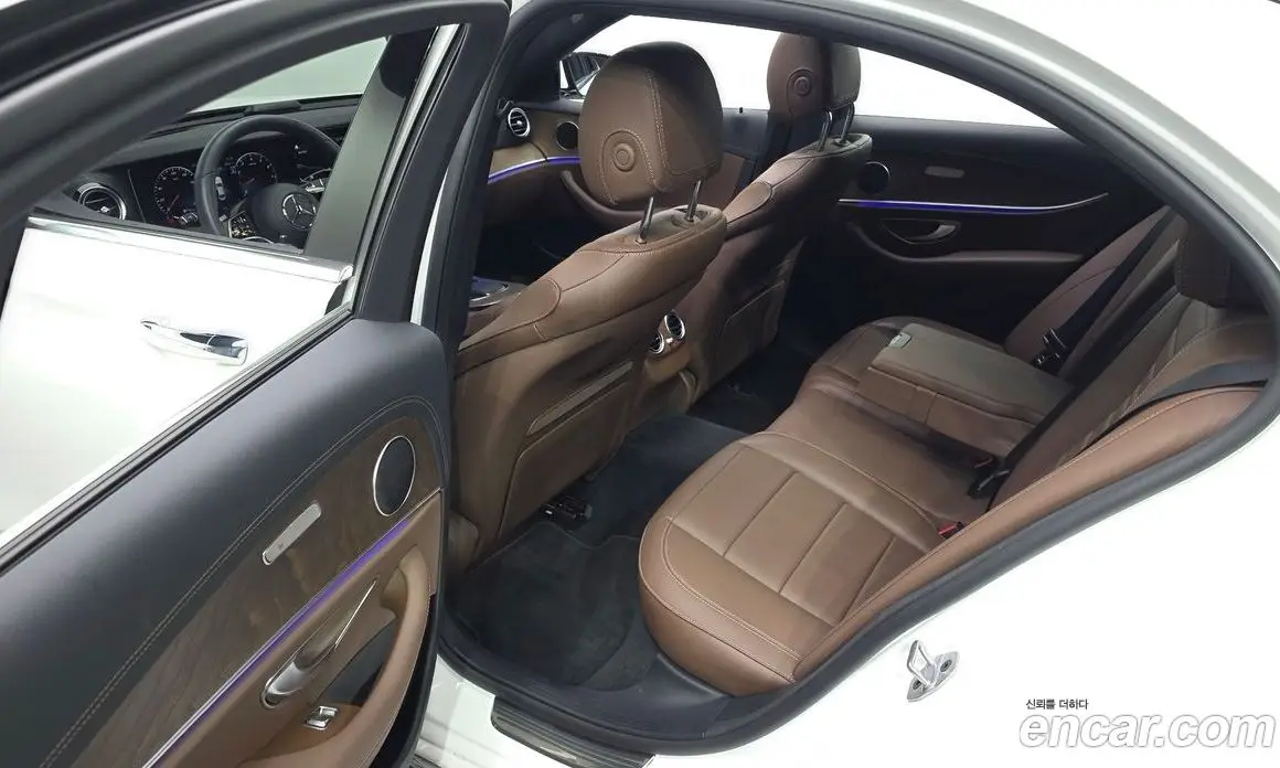Mercedes-Benz E-Class 2023 2.0 автомат (гидро), фото 11 Mercedes-Benz E-Class 2023 2.0 автомат (гидро), фото 11
